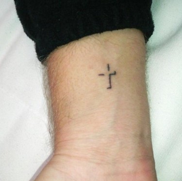 Awesome 3D Cross On Wrist Tattoo