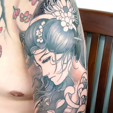 Japanese Girl on Shoulder Tattoo