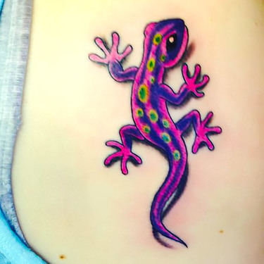Cool Neo Traditional Gecko Tattoo