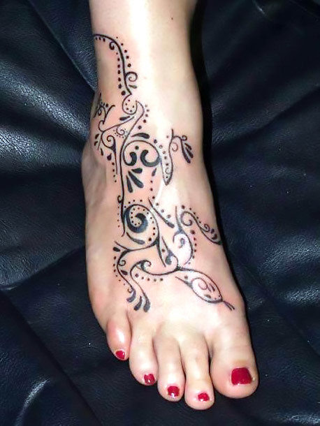 Tribal Gecko on Foot Tattoo Idea