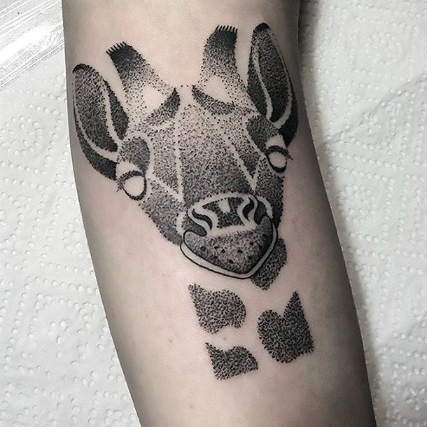 Dotwork Giraffe Tattoo Idea