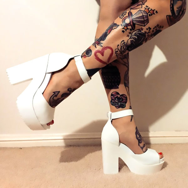 Sexy Traditional Leg Tattoo Idea