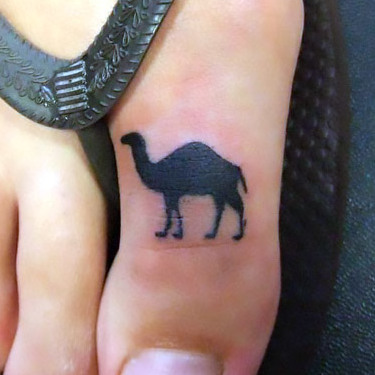 Cute Camel Hilhouette Toe Tattoo